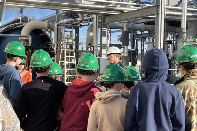 School kids on tour of Defiance, OH plant